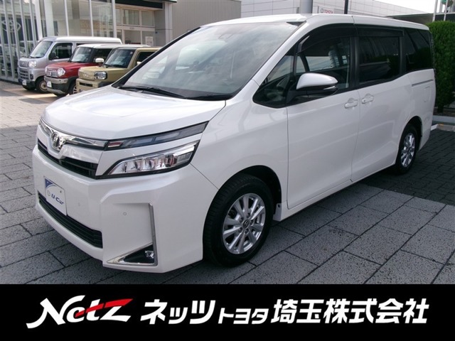 Toyota Voxy 1