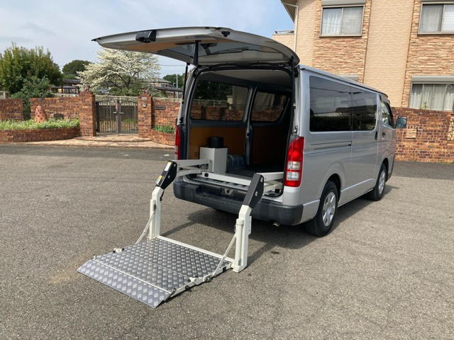 Toyota Hiace Van 1