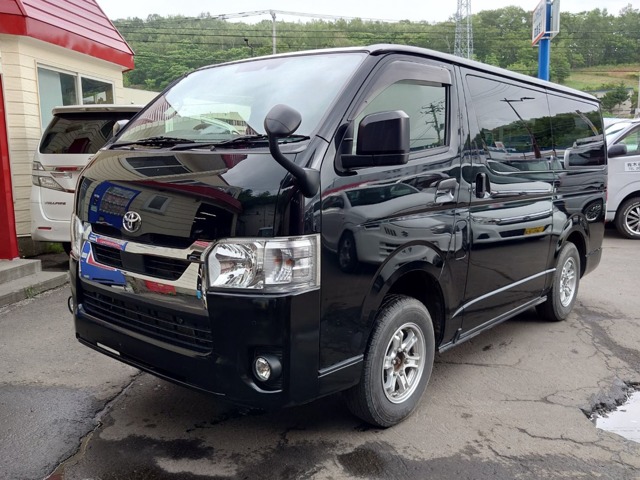 Toyota Hiace Van 1