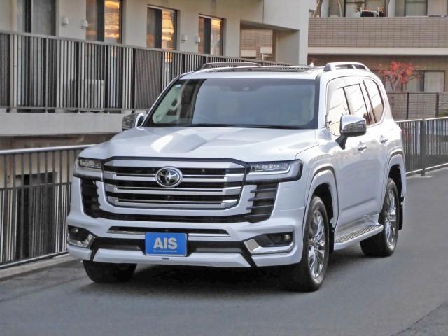 Toyota Land Cruiser 300 2