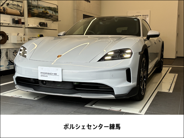 Porsche Taycan Cross Turismo 1