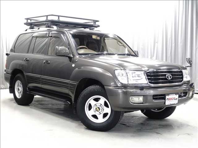 Toyota Land Cruiser 100 2