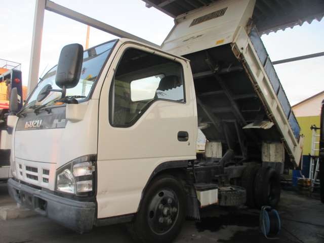 Isuzu Elf 1