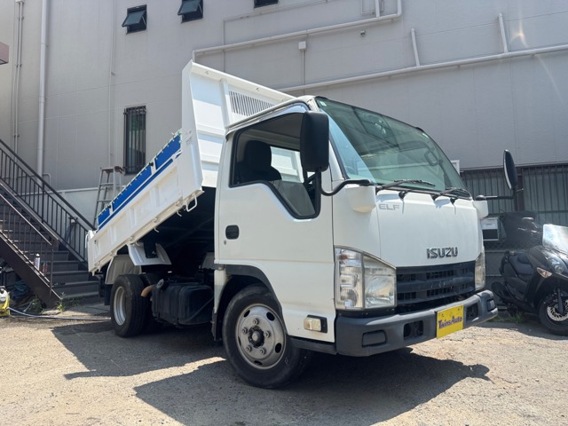 Isuzu Elf 1