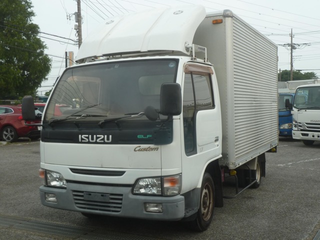 Isuzu Elf 1