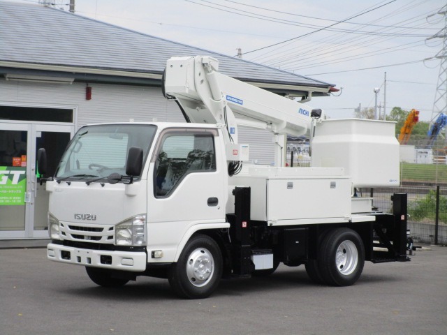 2015 Isuzu Elf