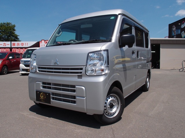 Mitsubishi Minicab Van 1