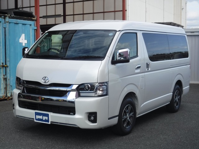 Toyota Hiace 1