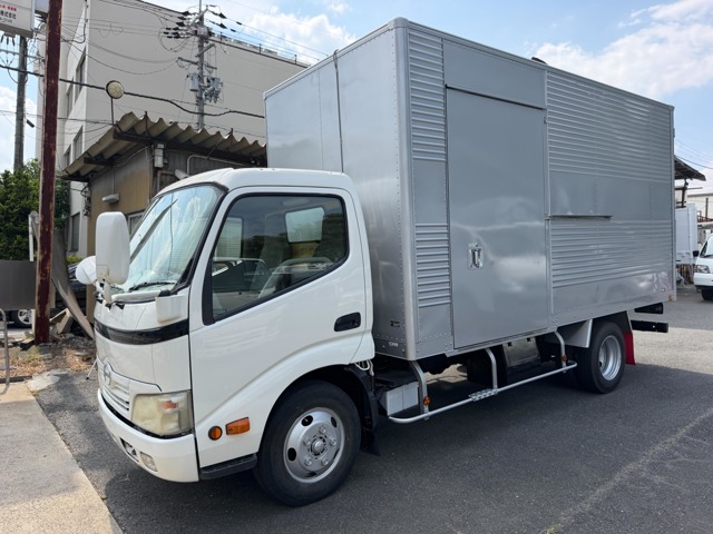 2011 Hino Dutro