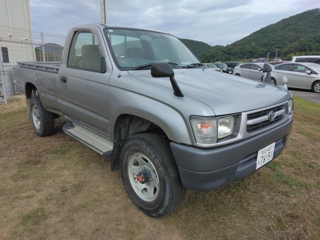 2004 Toyota Hilux