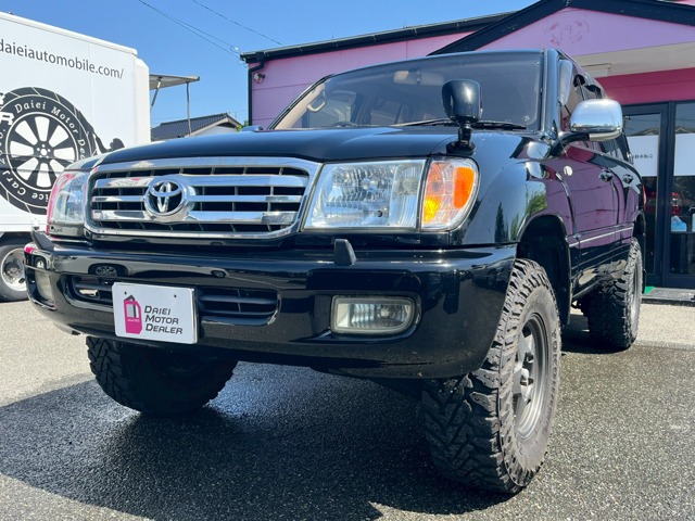 Toyota Land Cruiser 100 2