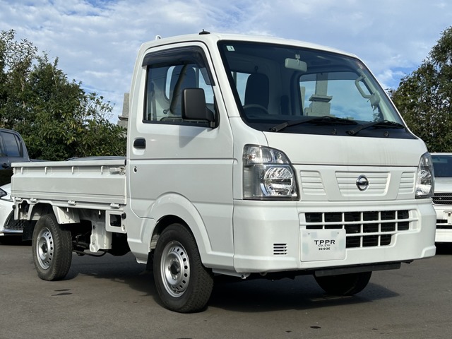 Nissan NT100 Clipper 1