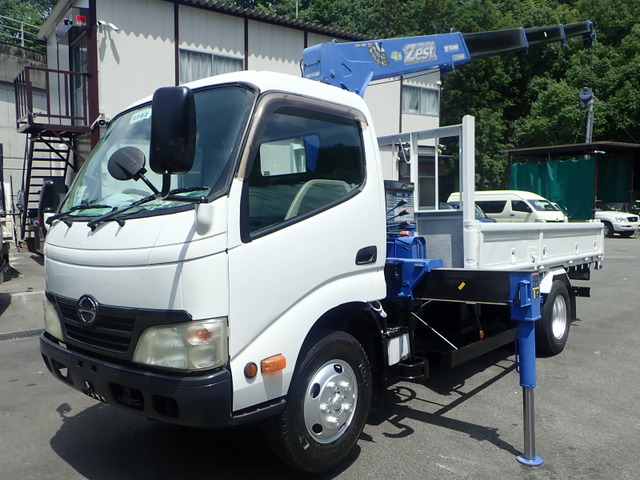 Hino Dutro 1
