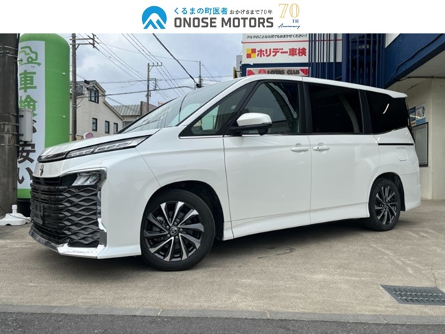 Toyota Voxy 2