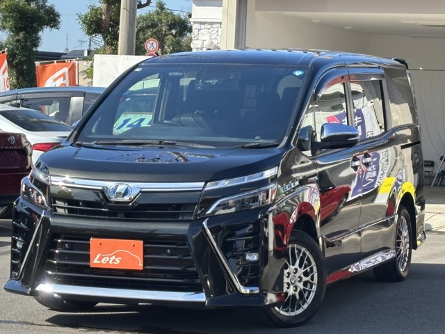Toyota Voxy 1