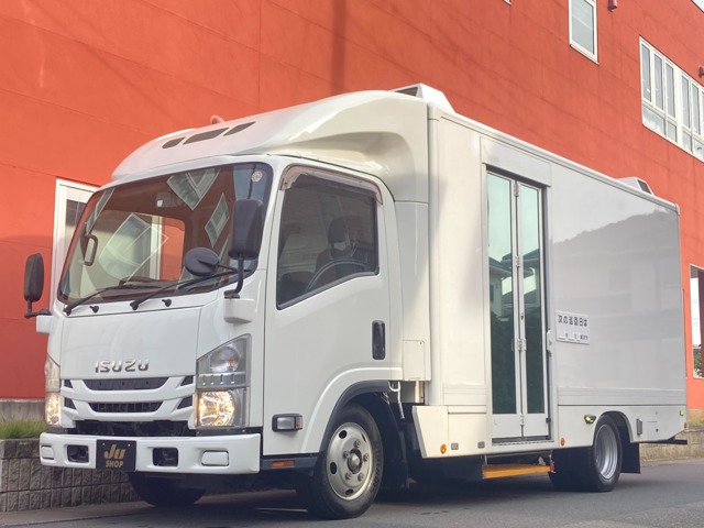 Isuzu Elf 1