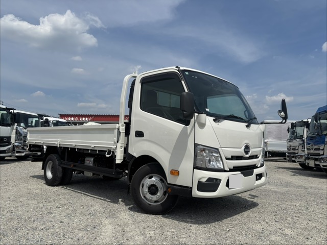 2025 Hino Dutro
