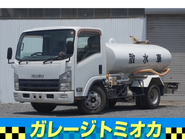 Isuzu Elf 1