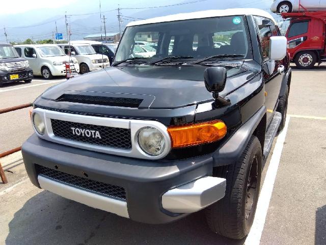 Toyota FJ Cruiser 2