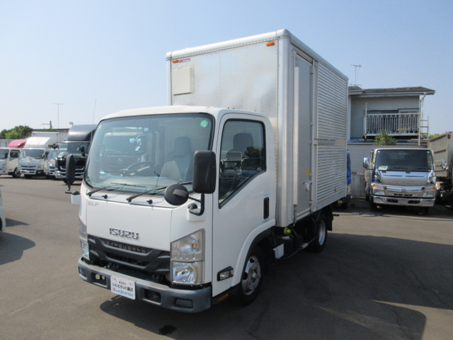 2018 Isuzu Elf