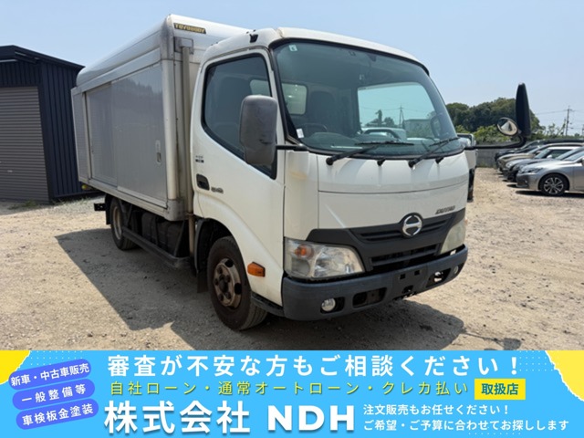 Hino Dutro 1