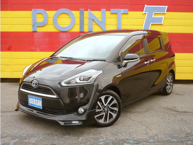 Toyota Sienta 1