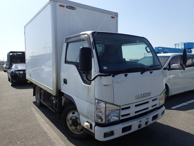 Isuzu Elf 1