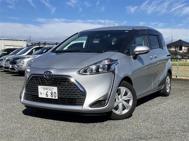 Toyota Sienta 1
