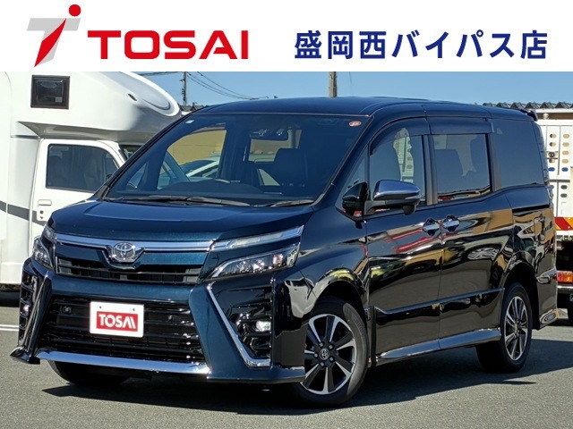 Toyota Voxy 1