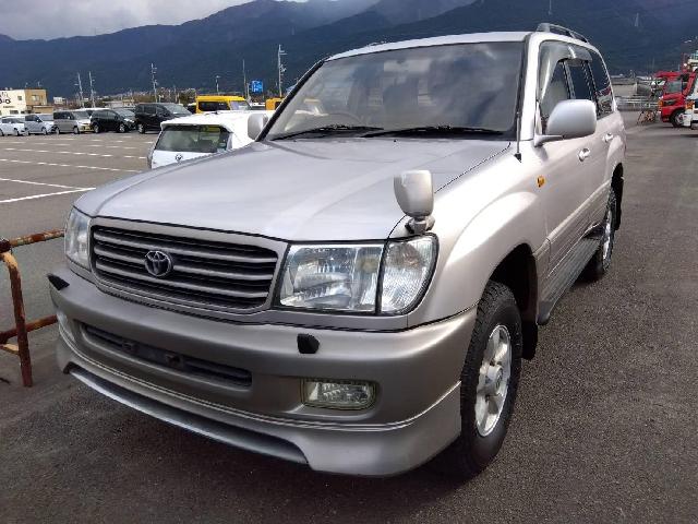 Toyota Land Cruiser 100 2