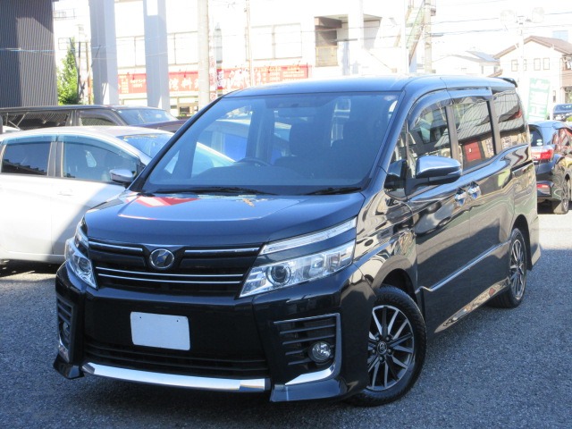 Toyota Voxy 1
