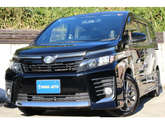 Toyota Voxy 1
