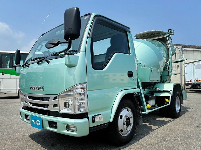 Isuzu Elf 1