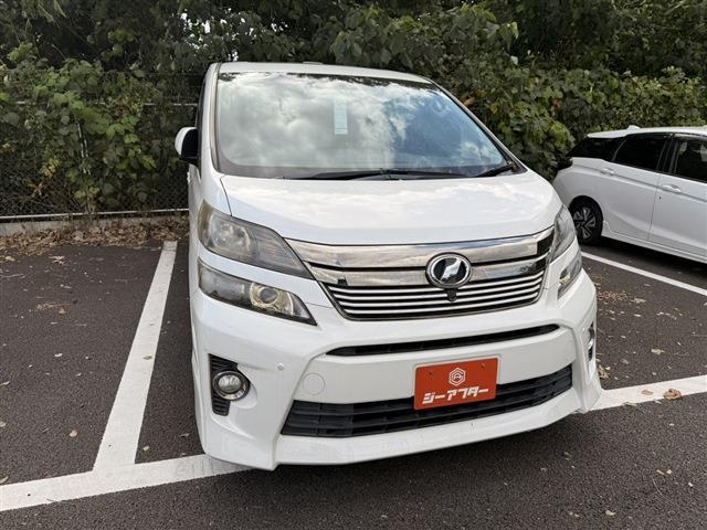 Toyota Vellfire 1