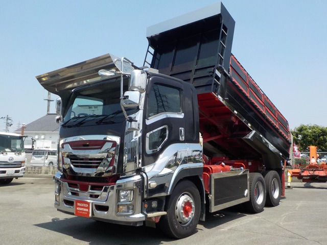 Isuzu Giga 1