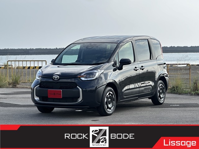 Toyota Sienta 1