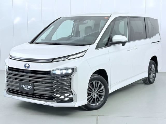 Toyota Voxy 1