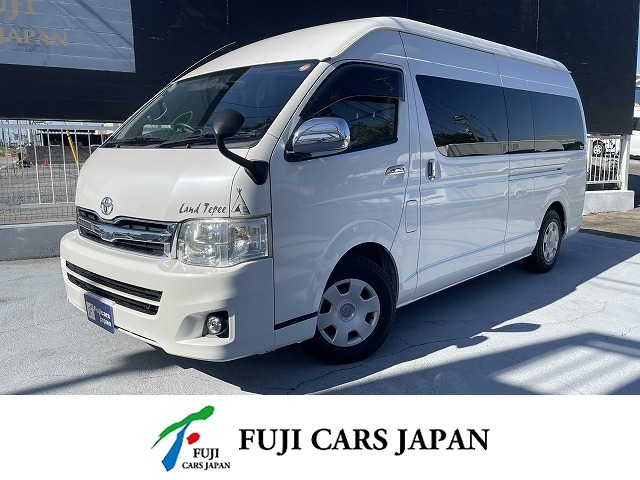 Toyota Hiace Van 1