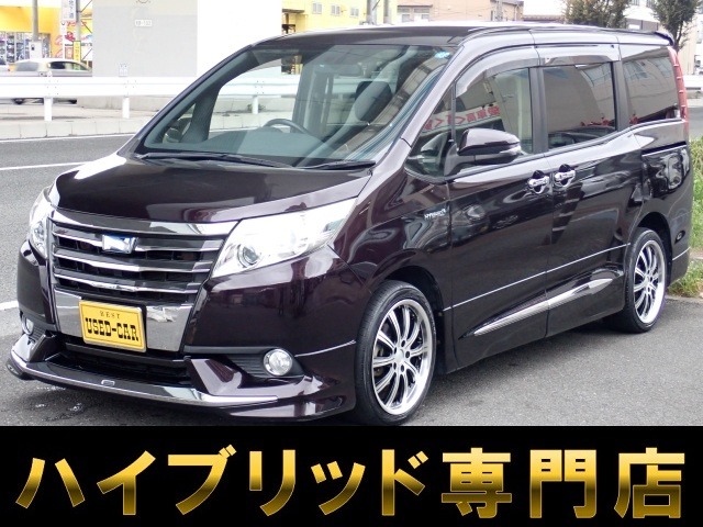 Toyota Noah 1
