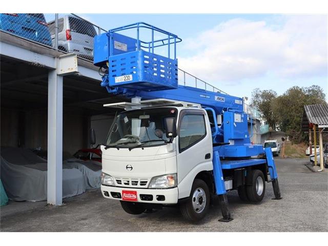 Hino Dutro 1