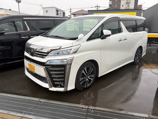 Toyota Vellfire 1