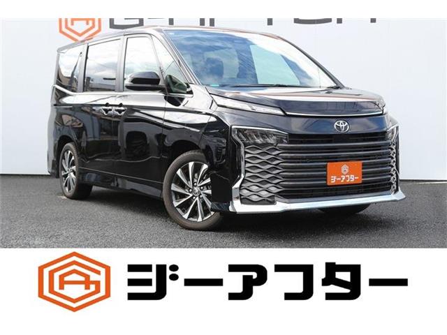Toyota Voxy 2