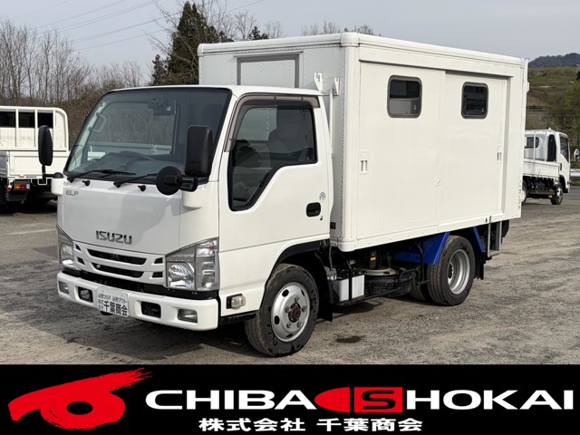 Isuzu Elf 1