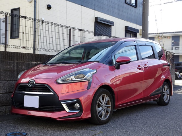 Toyota Sienta 1