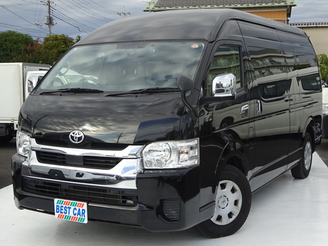 Toyota Hiace 1