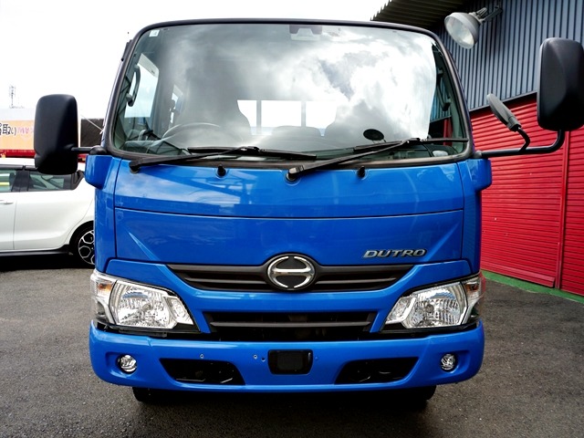 Hino Dutro 1