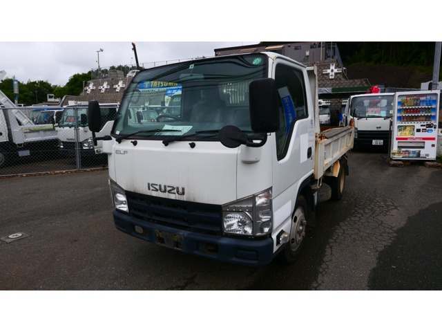 2011 Isuzu Elf