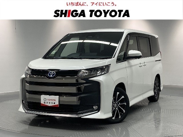 Toyota Noah 1