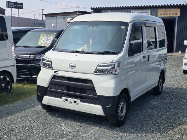 Daihatsu Hijet Cargo 1