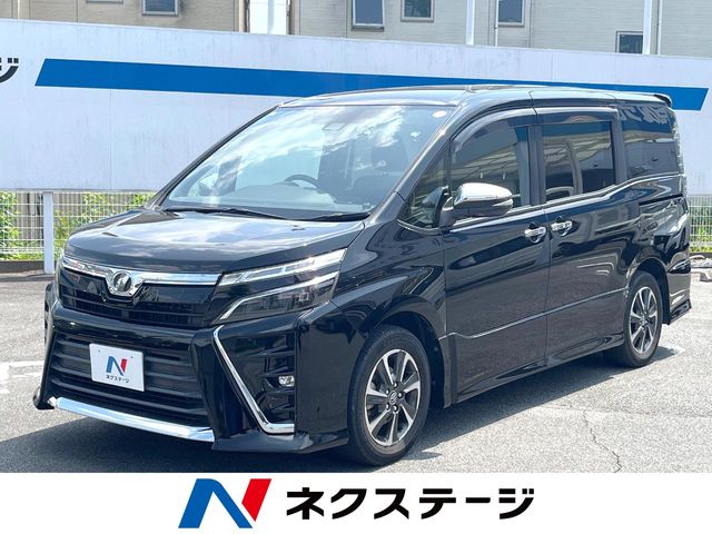 Toyota Voxy 1